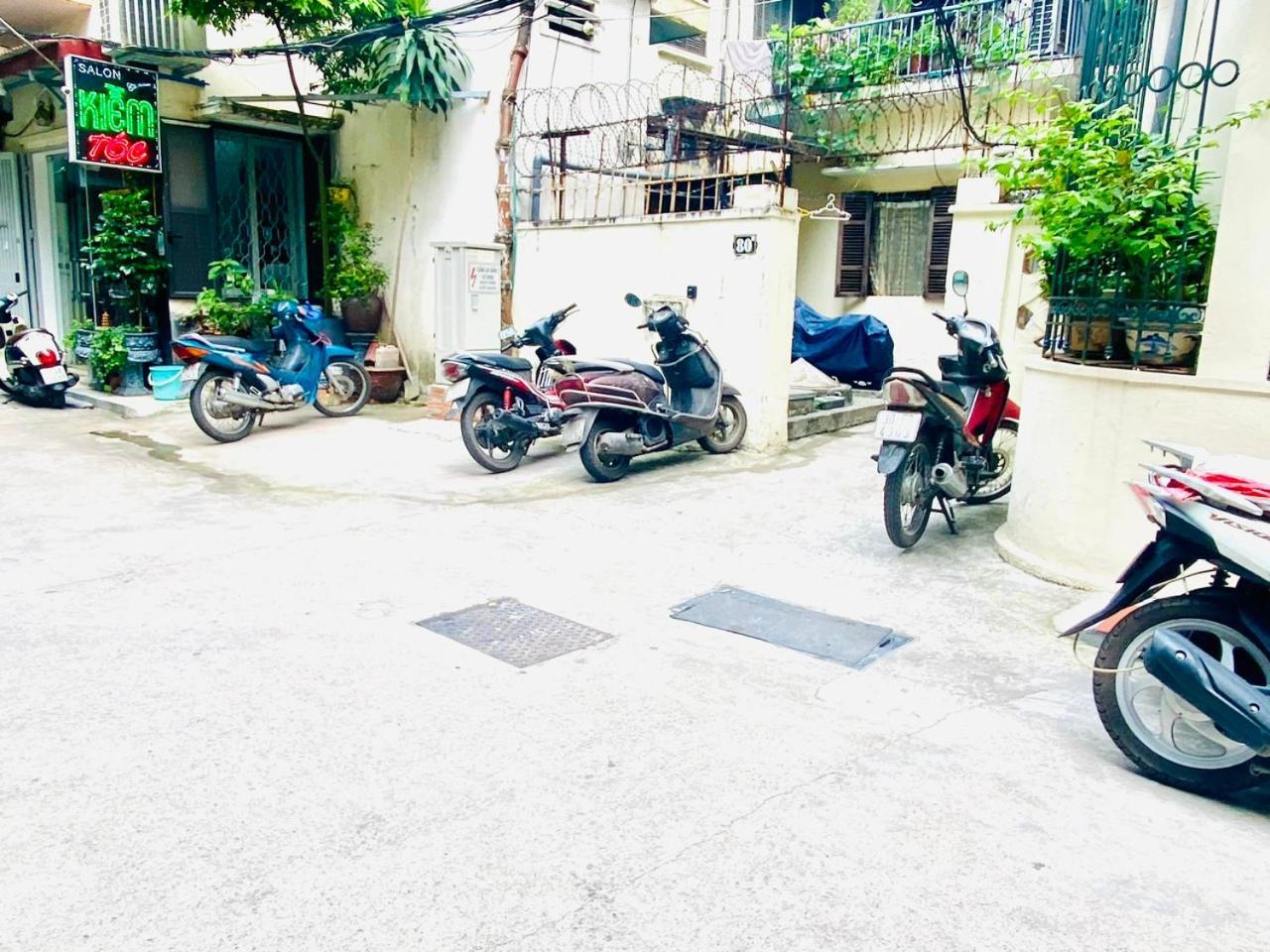 Cozy Homestay With Large Bed, Private Bathroom, Large Balcony Hanoi Exterior foto
